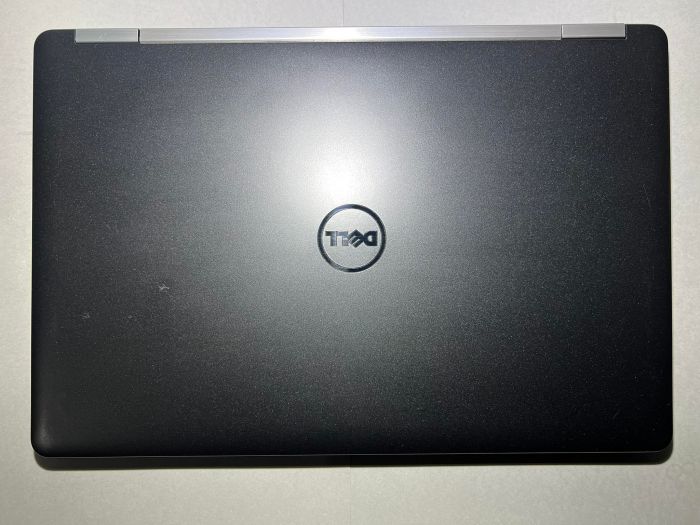 Ноутбук Dell Latitude E5570