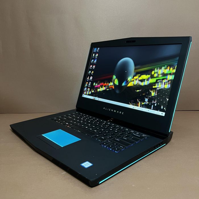 Ноутбук Dell Alienware 15 R3