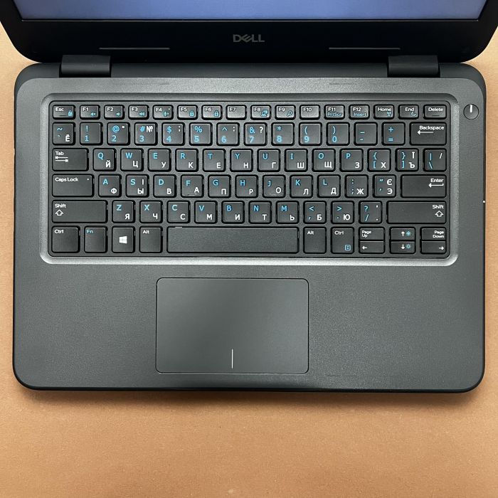 Ноутбук Dell Latitude 3300