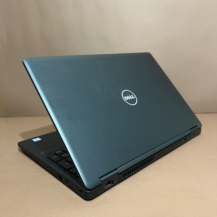 Ноутбук Dell Latitude E5580