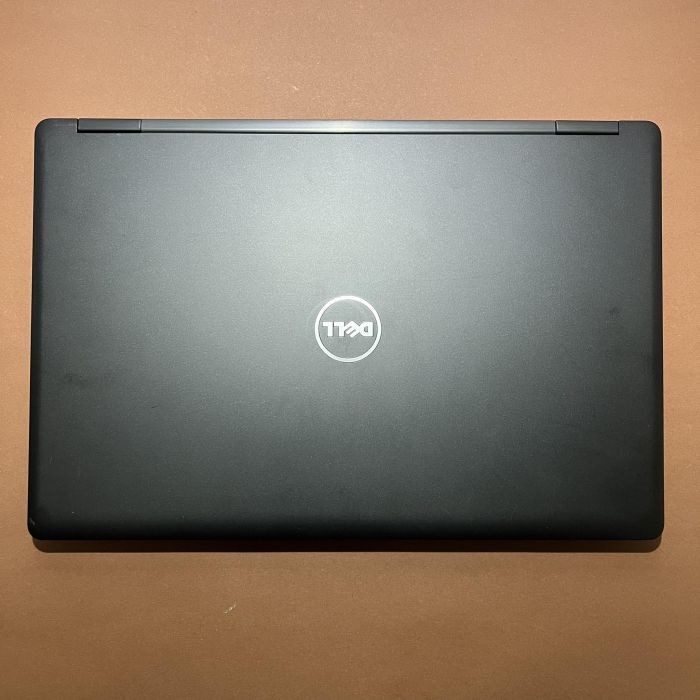 Ноутбук Dell Latitude E5580