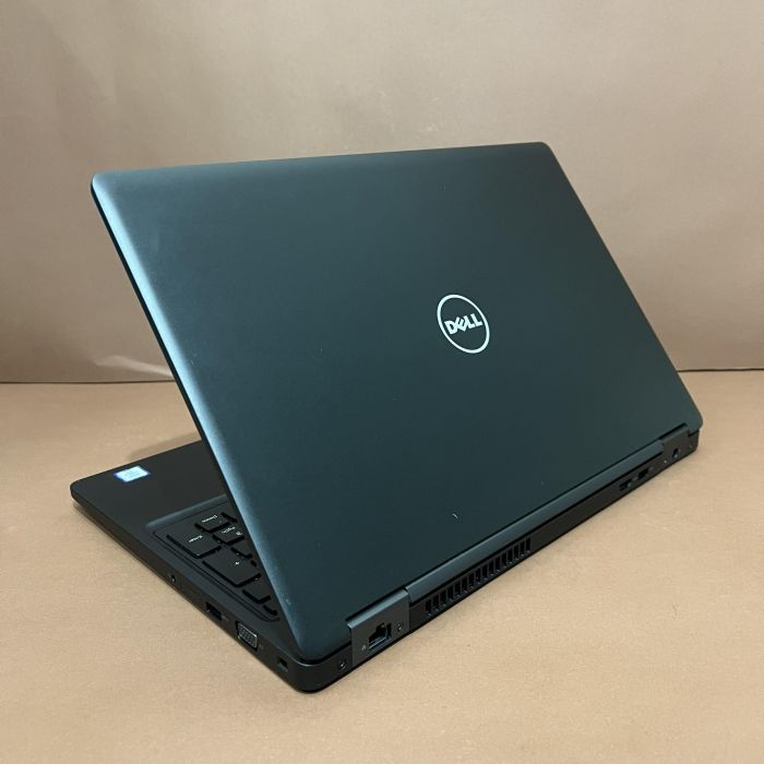 Ноутбук Dell Latitude E5580