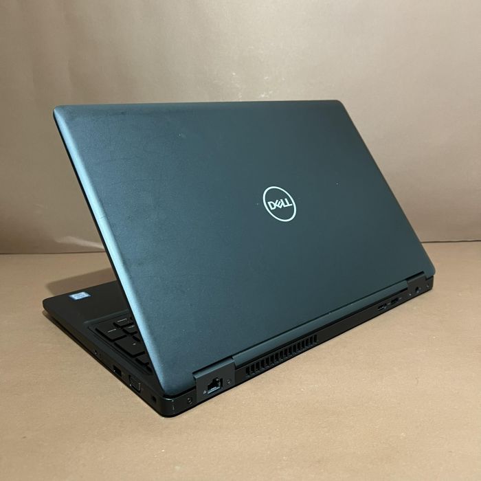 Ноутбук Dell Latitude 5590