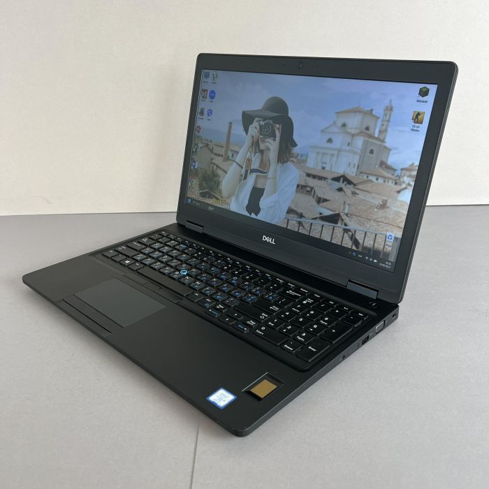 Ноутбук Dell Latitude E5590