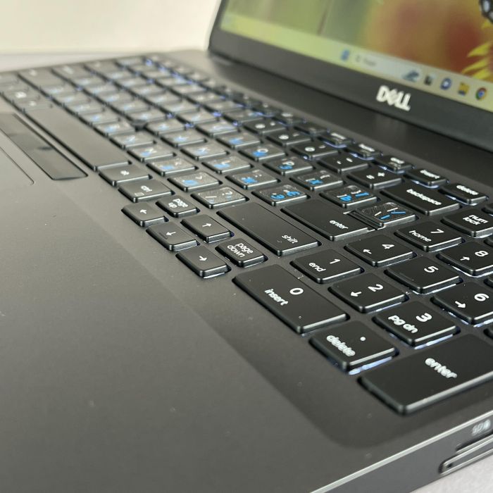 Ноутбук Dell Latitude 5501