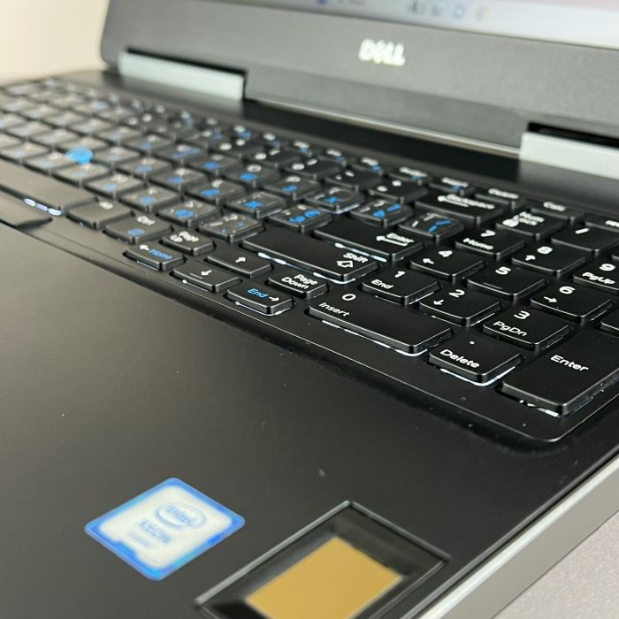 Ноутбук Dell Precision 7520