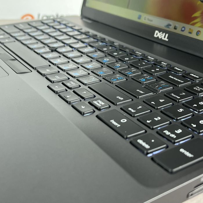 Ноутбук Dell Latitude 5501