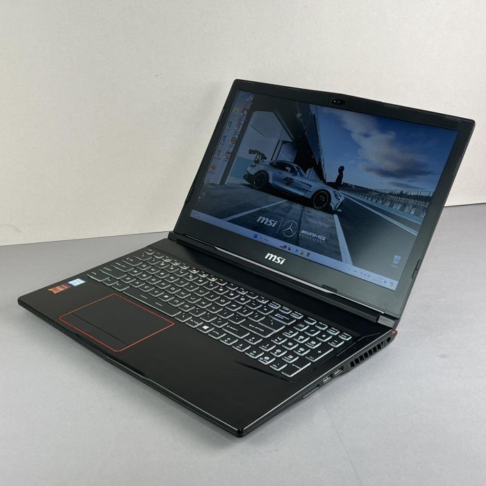 Ноутбук MSI GE63 Raider