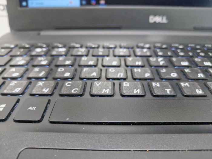 DELL latitude 3590