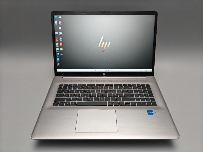 HP 470 G9