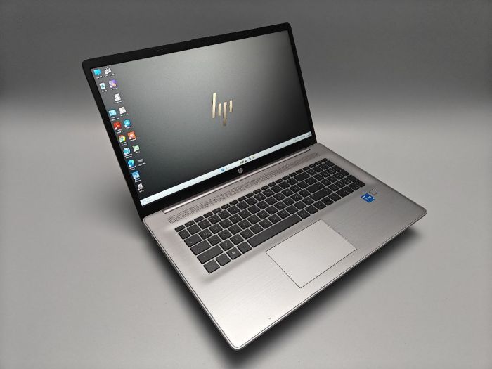 HP 470 G9
