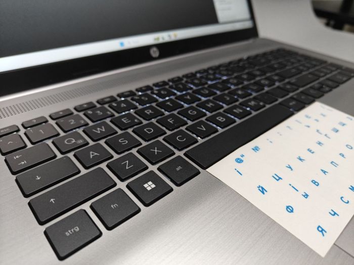 HP 470 G9