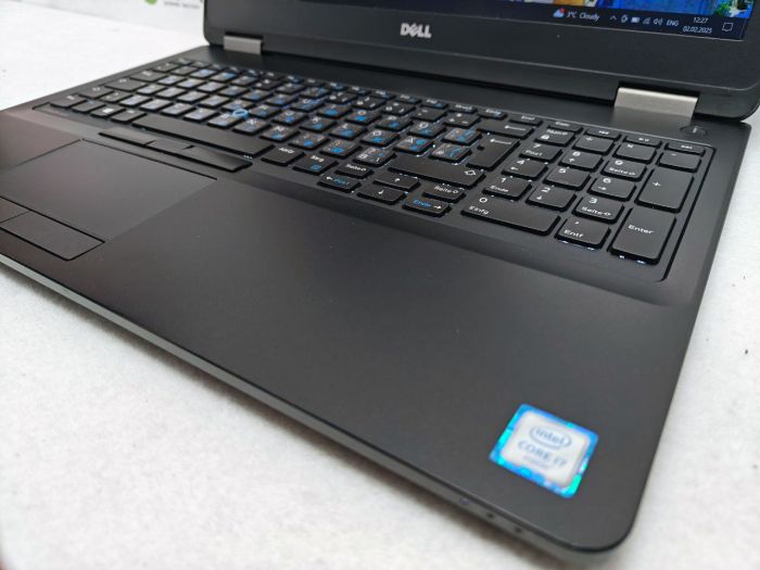 DELL latitude 5570