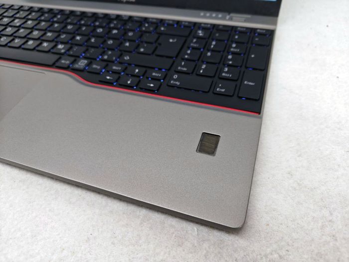 Fujitsu Lifebook U7511