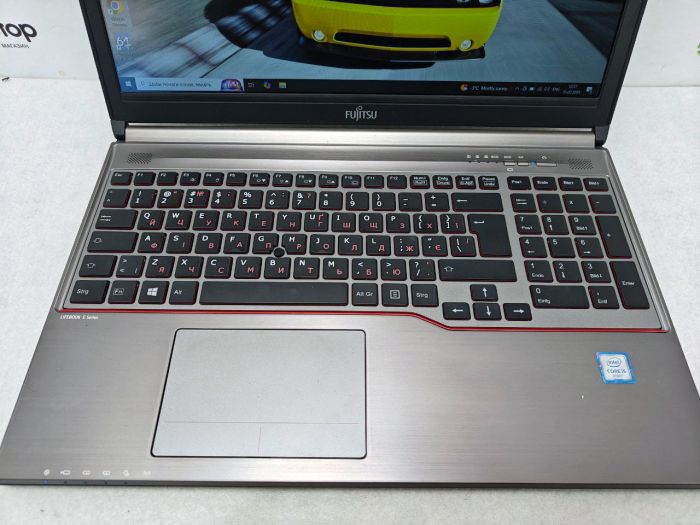 	Fujitsu Lifebook E756			