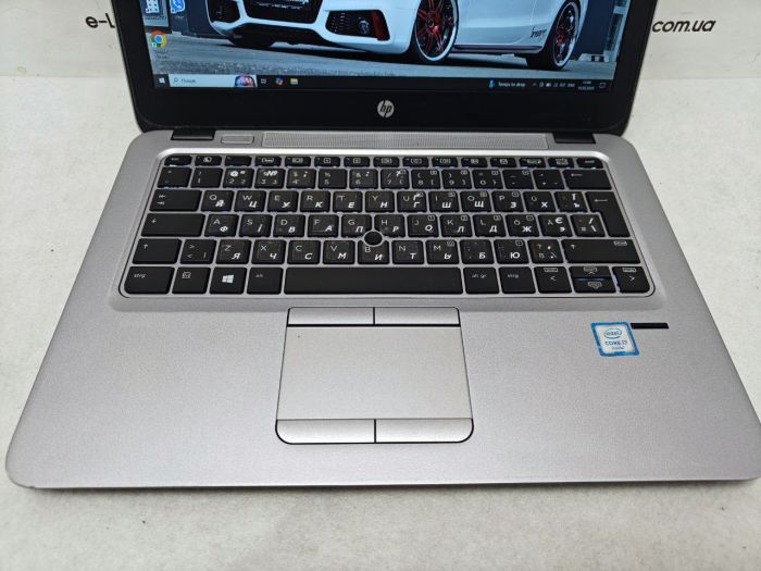 HP EliteBook 820 G3