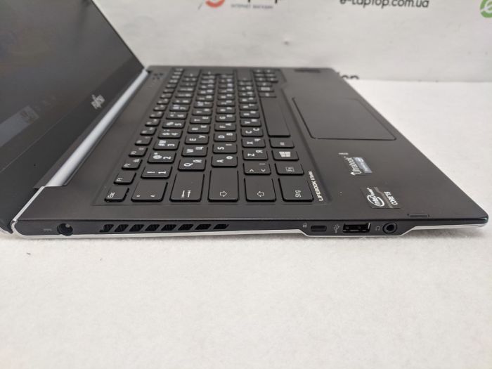 Fujitsu Lifebook U772