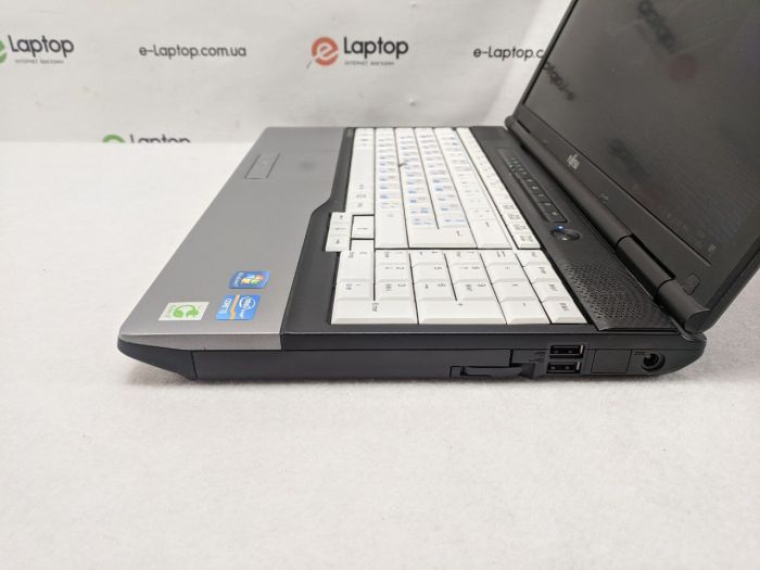  Fujitsu Lifebook