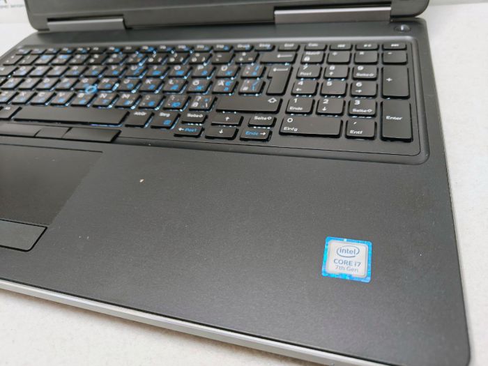 DELL Precision 7520