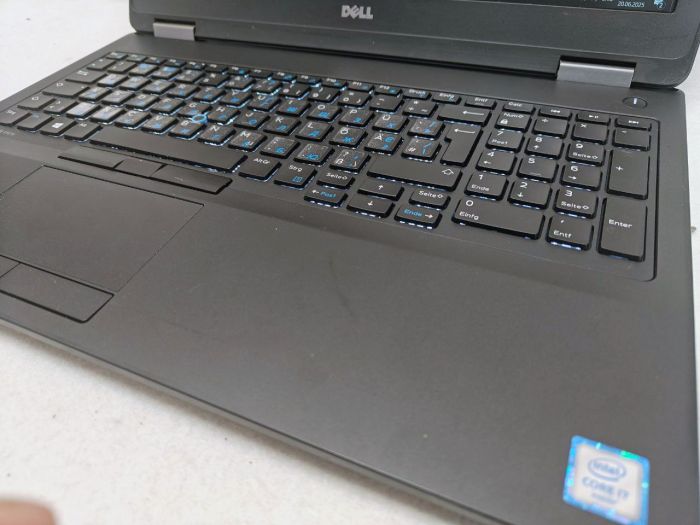DELL latitude E5570