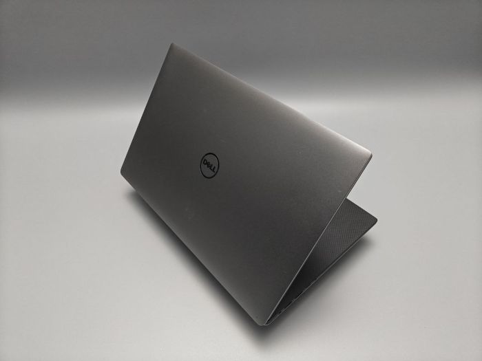 DELL XPS 15 9560