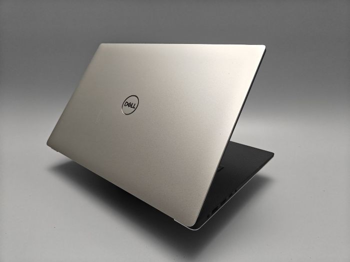 DELL Precision 5530