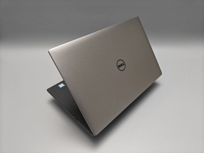 DELL XPS 15 9560